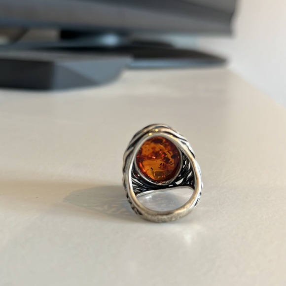 AMBER EXTRAORDINAIRE Oval Amber Sterling Silver Ring (in Cognac - Size 5) - Picture 4 of 6
